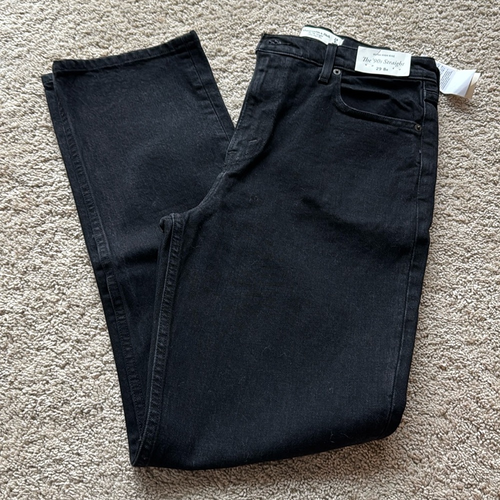 Abercrombie & Fitch The 90’s Relaxed Jean- Ultra High Rise